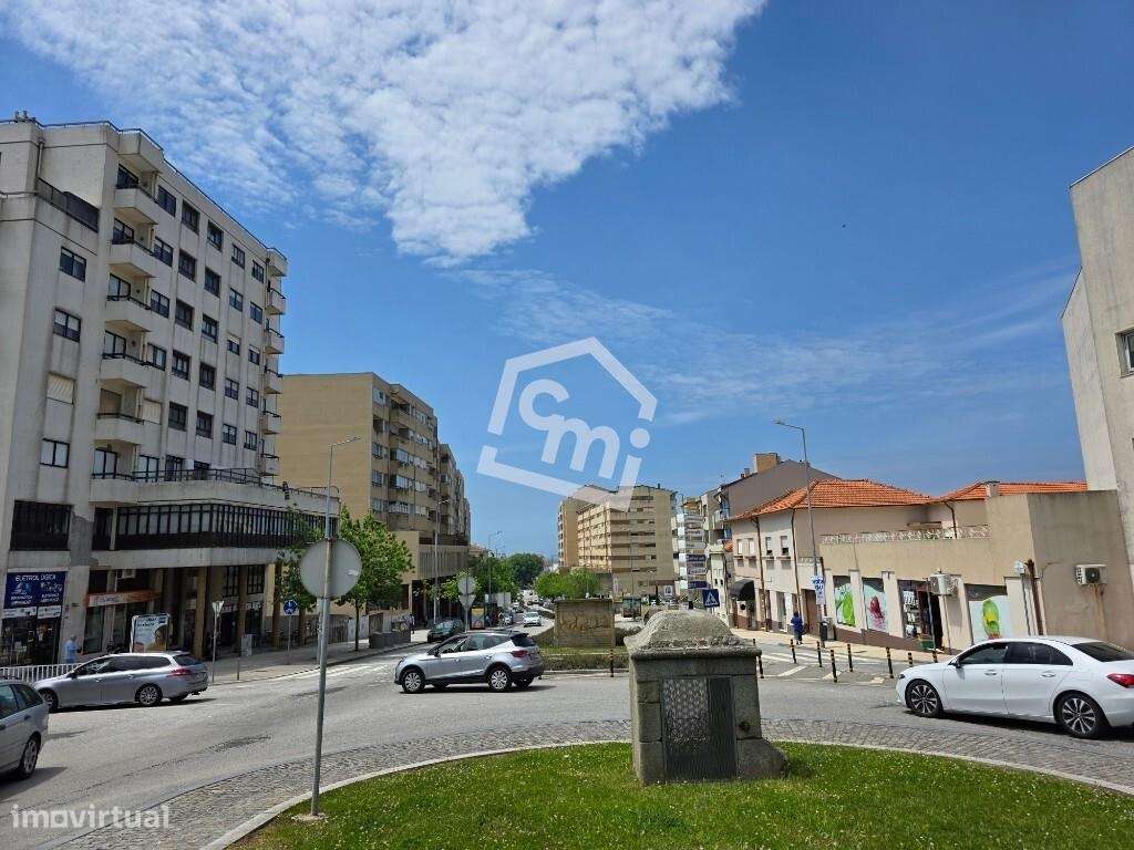 T2 Renovado com 100m2 de área útil no Centro de Matosinhos-22