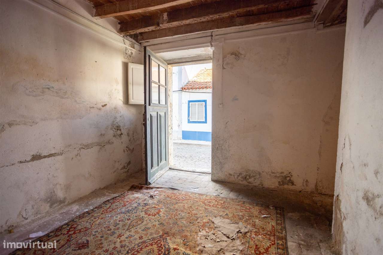 Moradia histórica T6 com piscina e anexo – centro de Salvaterra de Mag-47