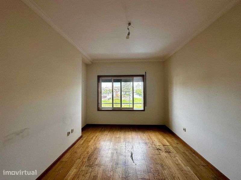 Arrendo Apartamento T2 + 1 Lugar de Garagem - Grande imagem: 5/7