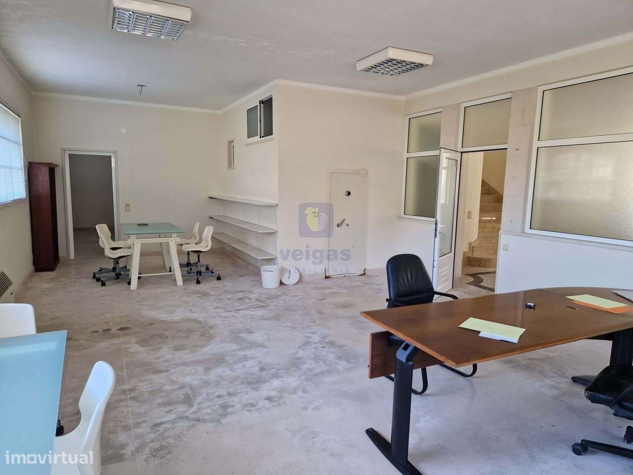 Edifício de 2 Pisos – +1400 m² – Espaços Amplos e Versáteis - Grande imagem: 4/21