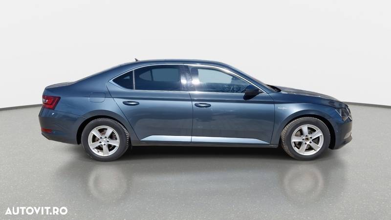 Skoda Superb 2.0 TDI DSG 4X4 Laurin & Klement - 4