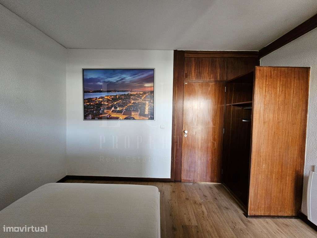 APARTAMENTO T1 EM CARCAVELOS COM VISTA MAR 1ª LINHA A 200m DA PRAIA-23