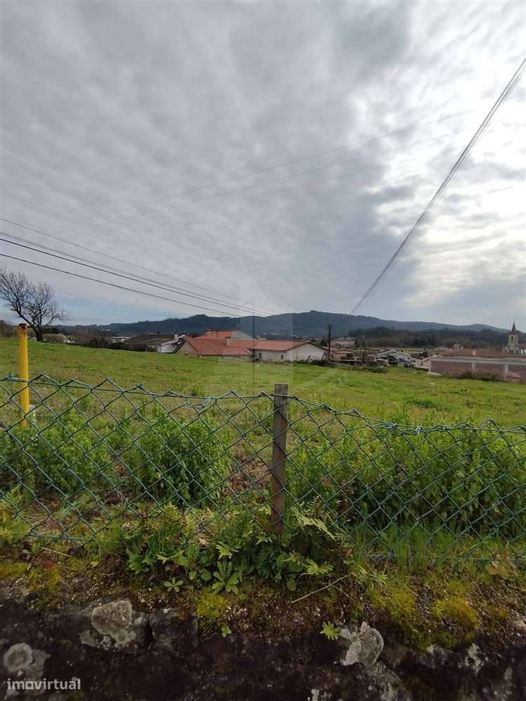 Terreno com Projeto Aprovado | 10 Frações | Pousa-13