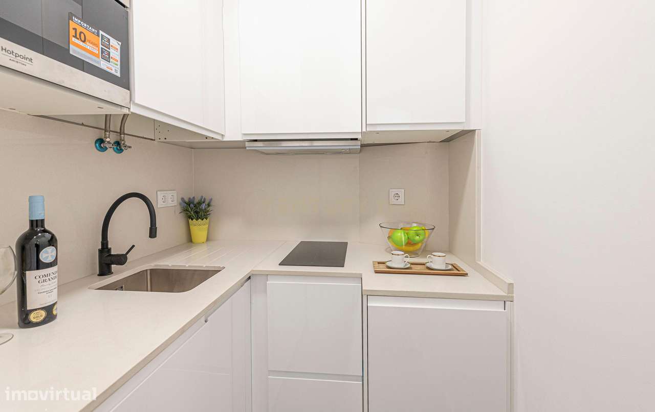 Apartamento Renovado com Vista Mar no Coração de Cascais-14