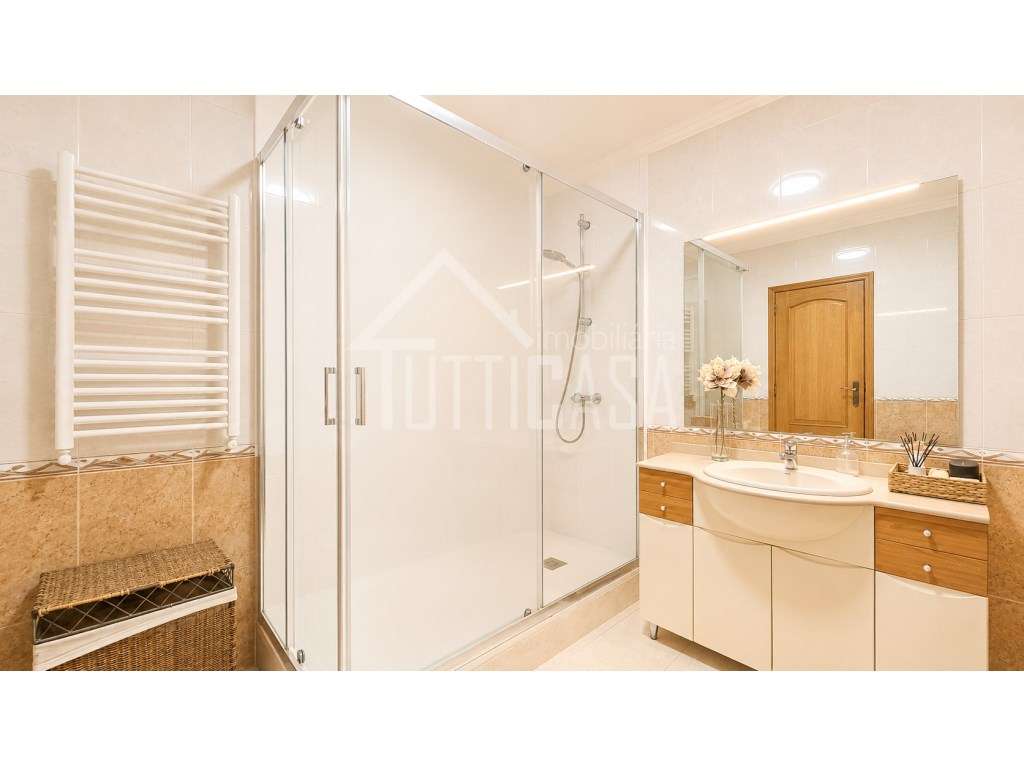 Apartamento T3 em Alcainça com parqueamento para 3 viaturas-11