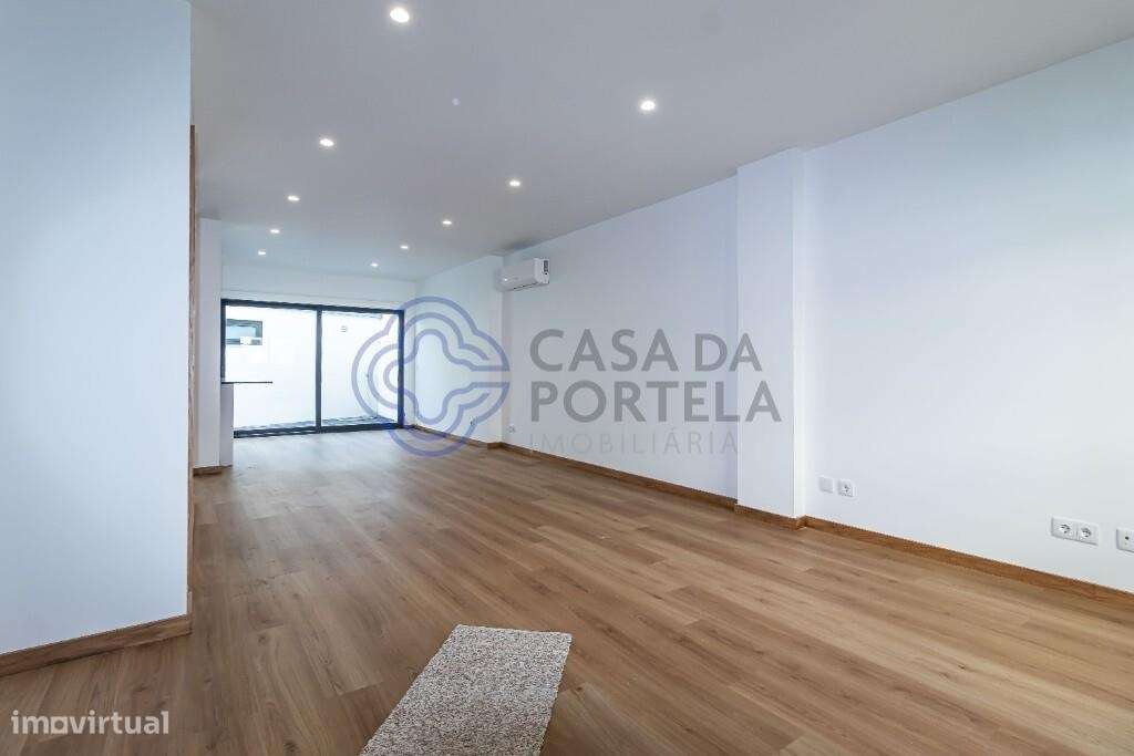 MORADIA T2 TOTALMENTE RECONSTRUÍDA - DEVESAS VILA NOVA DE GAIA - Grande imagem: 4/22