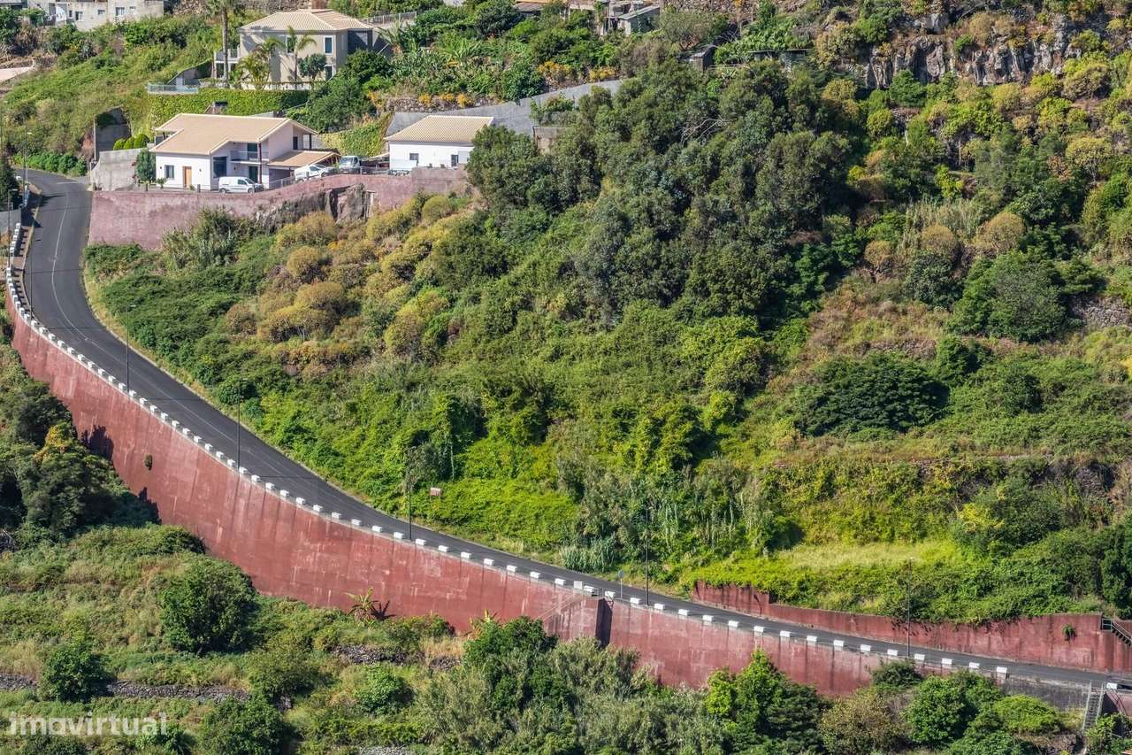 Terreno construível  de 1870 m2 - Grande imagem: 3/20
