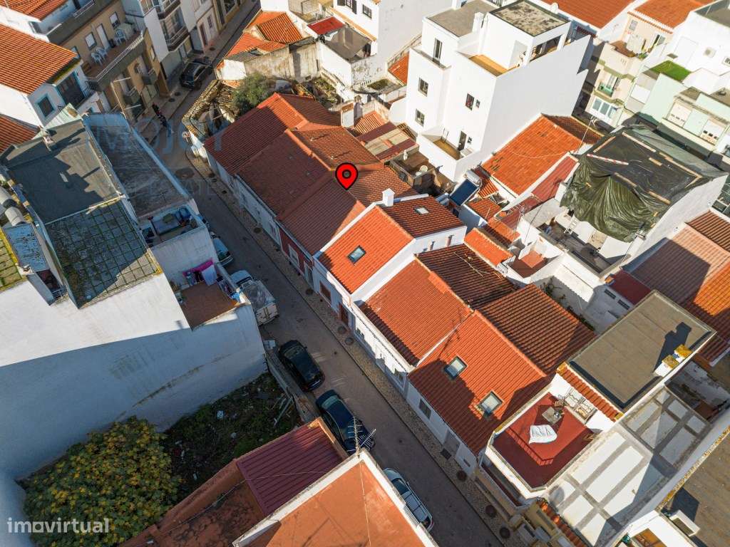 Moradia Térrea Totalmente Remodelada para Venda no Coração de Portimão-34