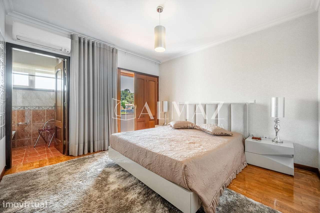 Moradia de Gaveto T3 com Jardim, Churrasqueira e Garagem para 3...-20