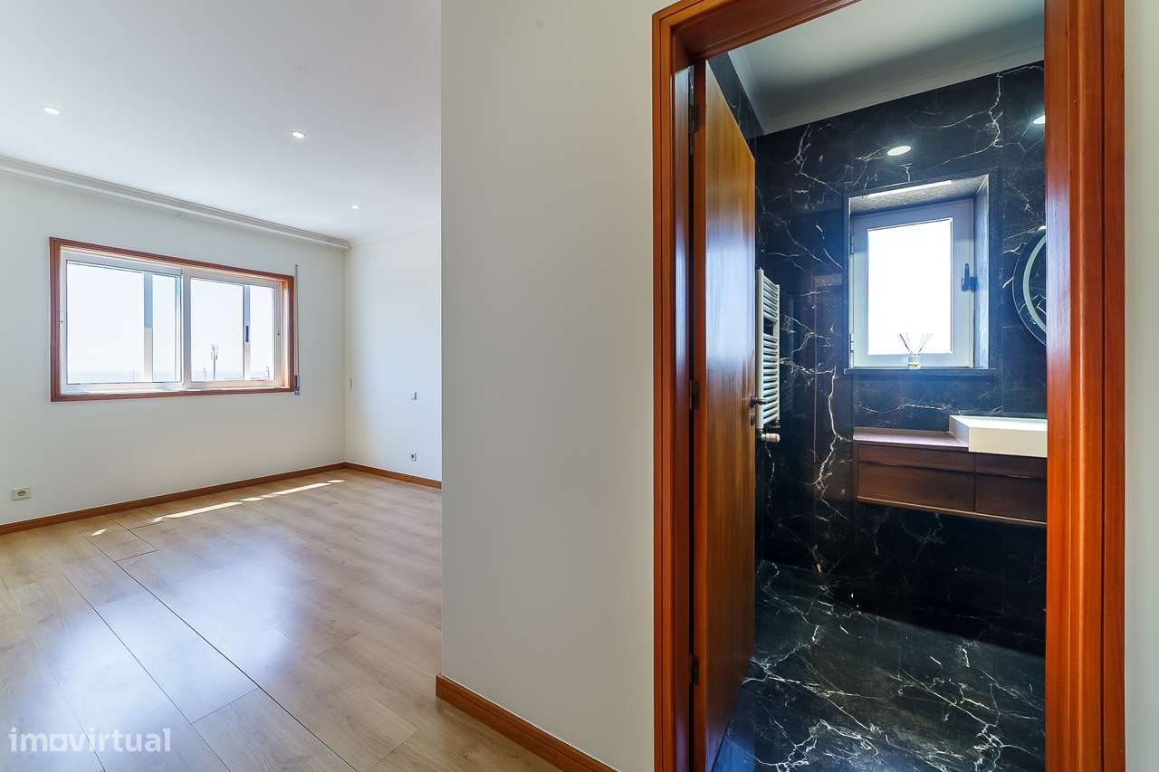 T2 com 127 m², vista mar, box fechada, excelente exposição Solar-28