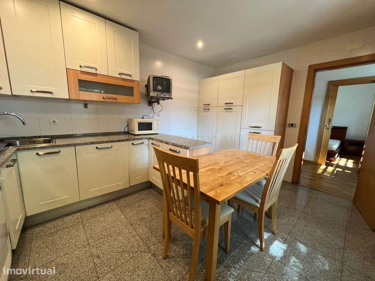 Apartamento T1+1 para Arrendamento na Rua Virgílio Correia – Lisboa - Grande imagem: 5/19