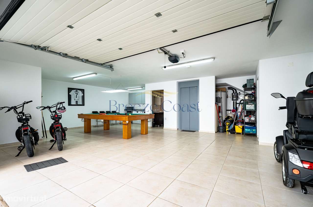 Moradia T4+1 de luxo com elevador-39