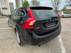 Volvo V60 T3 Momentum - 14