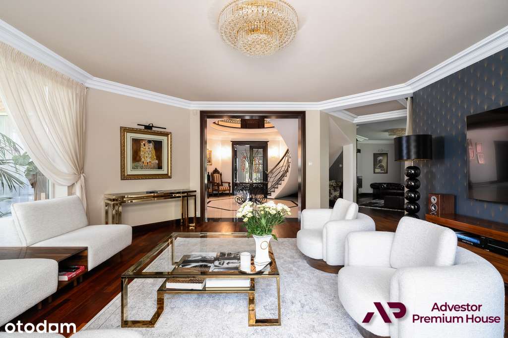 Willa z basenem + duża działka z własnym stawem-3