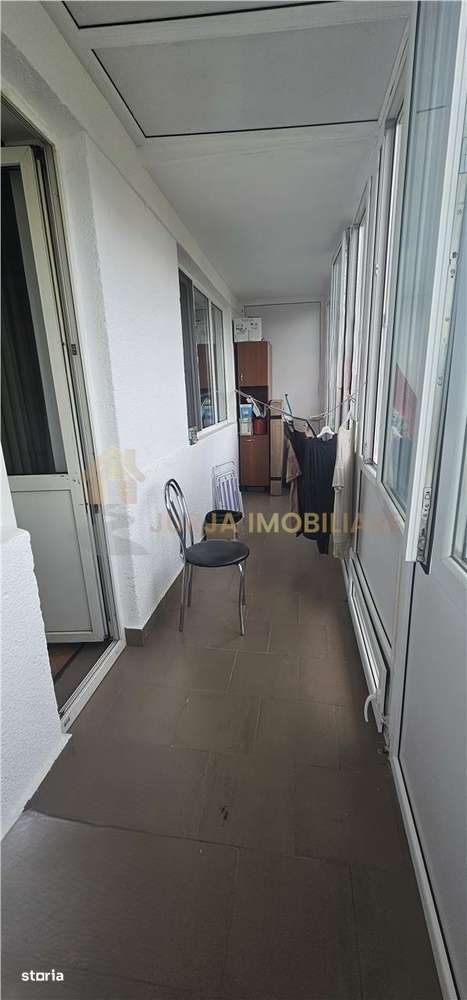 APARTAMENT 2 CAMERE 43 MP PLUS BALCON DE 10 MP ZONA MERCUR - Imagine principală: 5/10