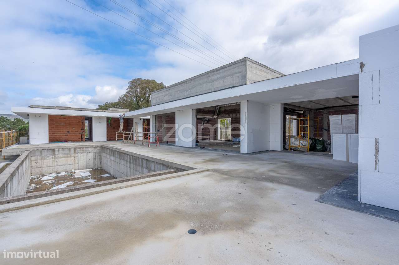 Moradia De Luxo Em Construcao