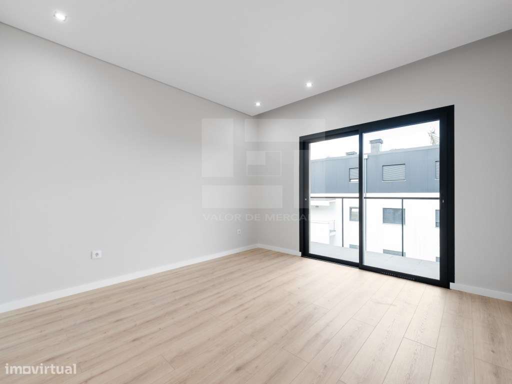 T4 DE LUXO - NOVO - MODERNO - SÓBRIO - Viseu - BEM LOCALIZADO - ACA...-21