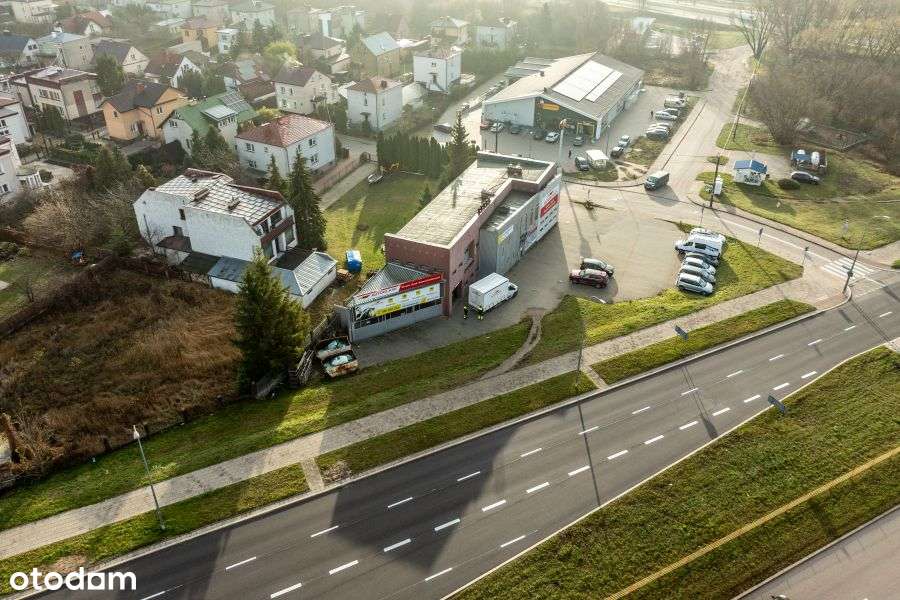 Atrakcyjny budynek komercyjny.-6