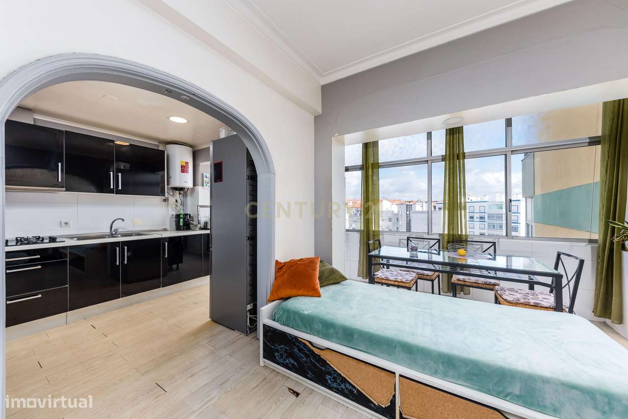Apartamento T3 à Venda em Almada, Laranjeiro-12