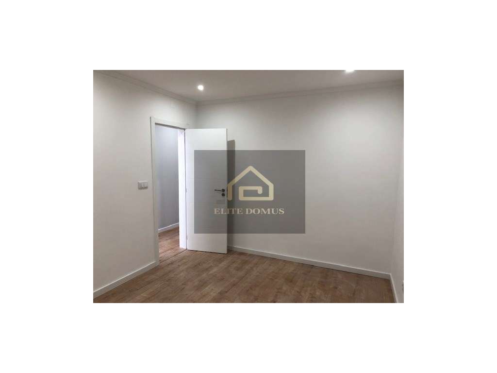 T3 Totalmente Remodelado - Falagueira. - Grande imagem: 4/14