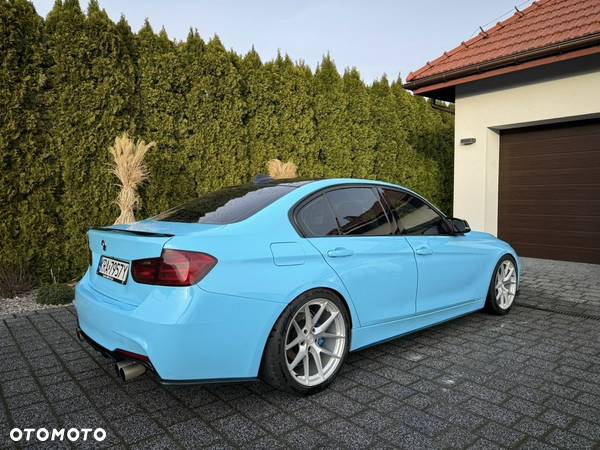 BMW Seria 3 328i Touring Sport Line - 16