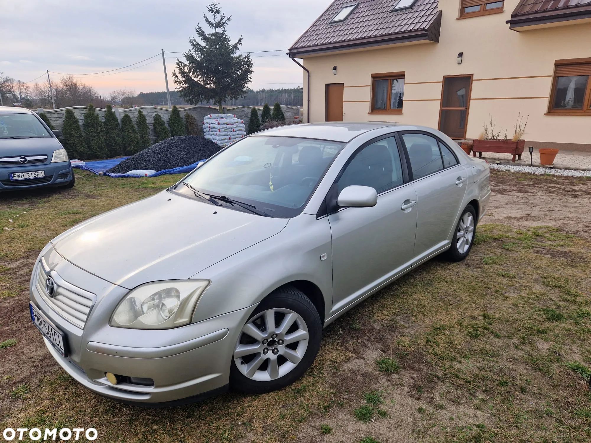 Toyota Avensis 2.0 D-4D High - 1