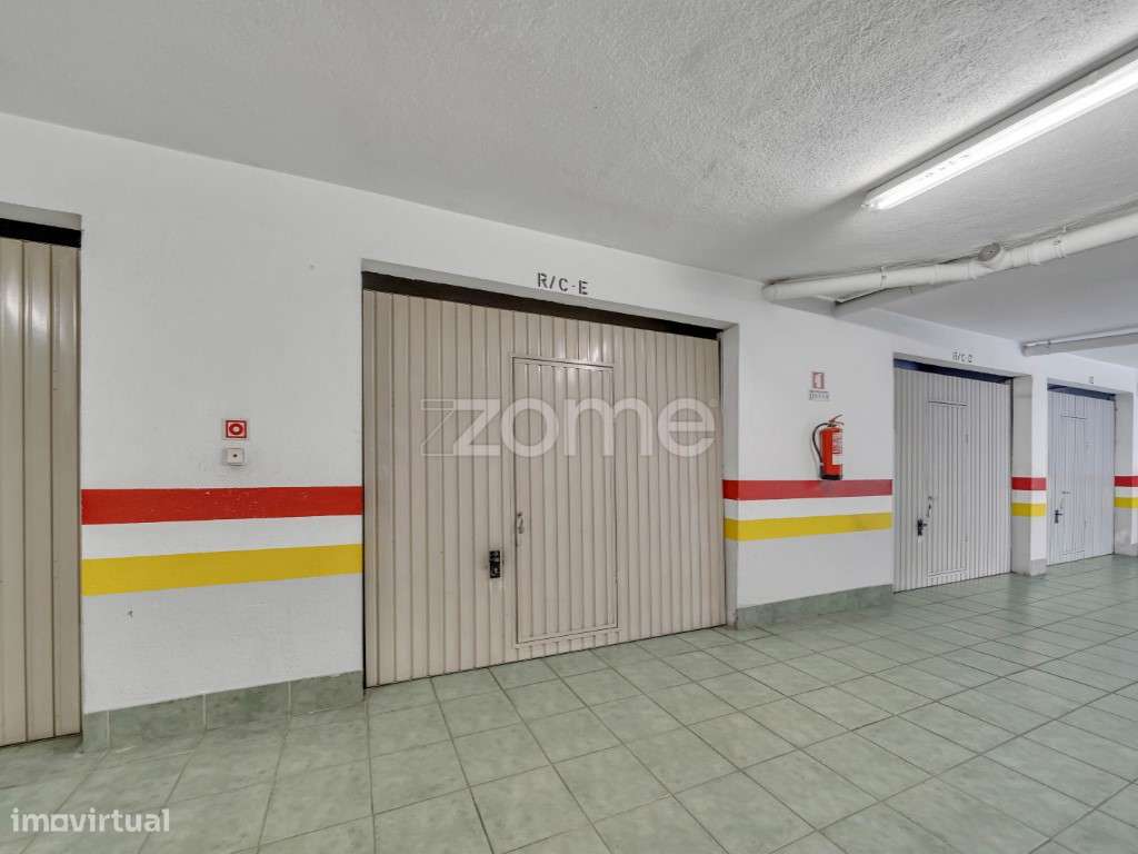 T3 com Terraço Privativo na Amadora-28