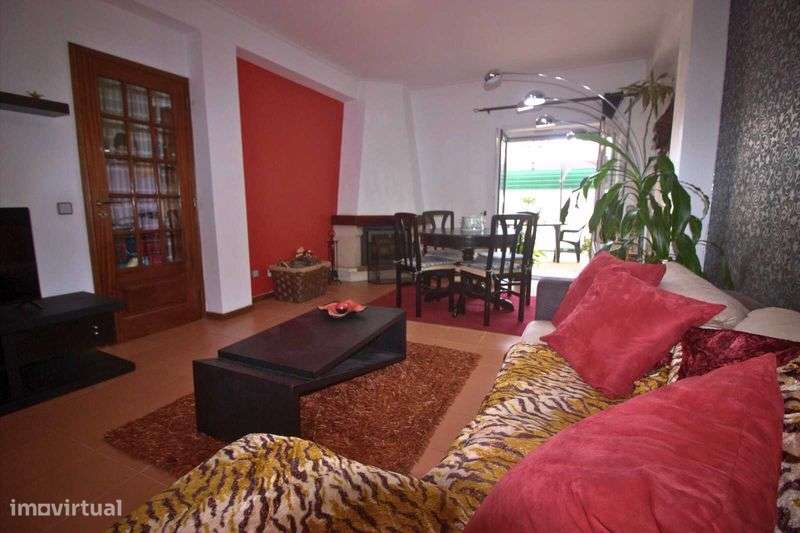 Apartamento T2 com terraço e aparcamento - Grande imagem: 4/12