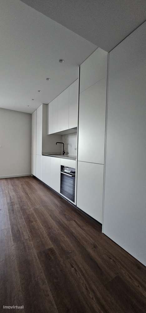 T1 novo junto ao Centro Cultural Vila Flor c/ garagem incluída - Grande imagem: 3/13