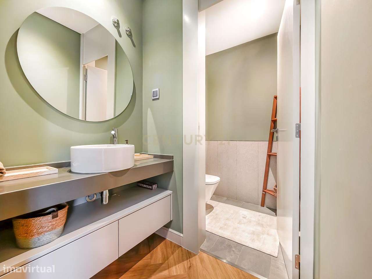 Moradia T4 em Condomínio Privado | Piscina | 6WC | Jardim | Terraço |-18