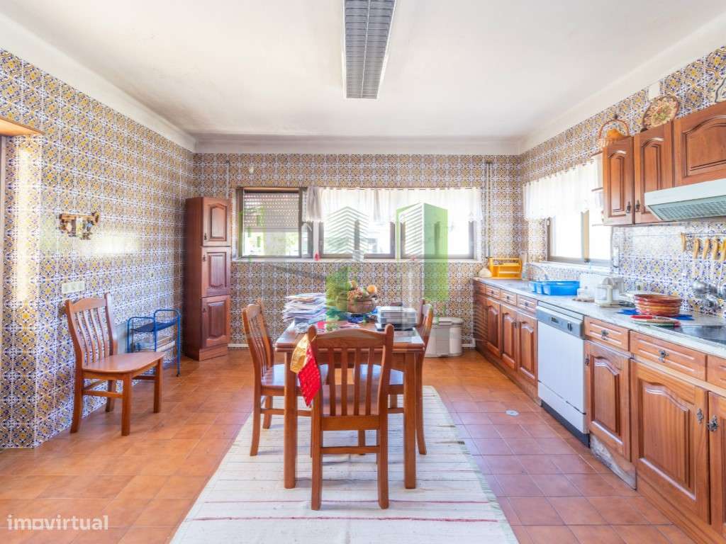 Moradia BI-FAMILIAR com piscina e campo de Tenis em Coimbra - Grande imagem: 4/30