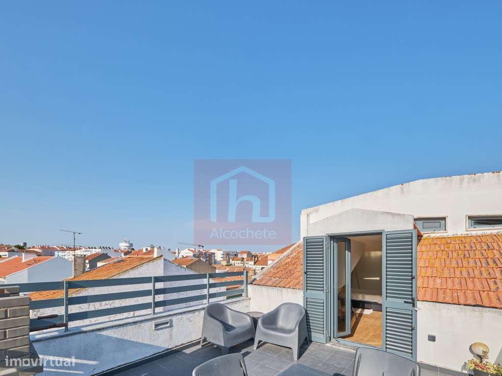 Apartamento duplex T2 com terraço com vista desafogada no centro do...-25