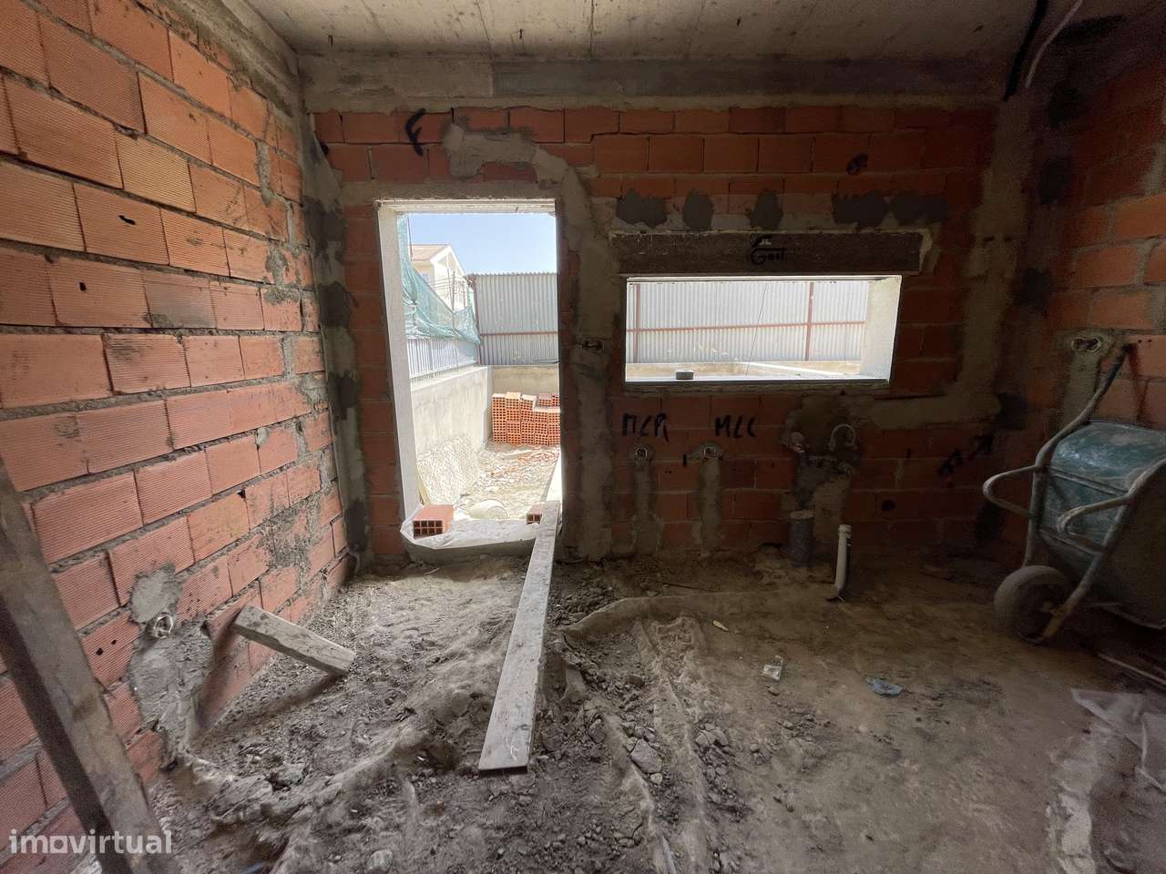 Moradia nova T3 logradouro Quinta do conde Sesimbra-6