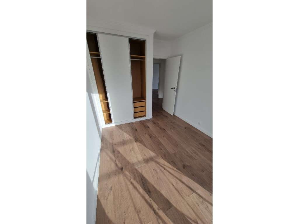 Moradia V3+1 - Ericeira - 323 m2-23