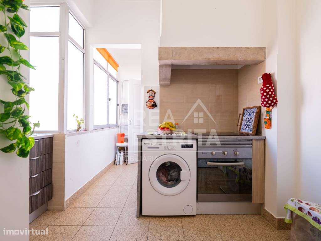 Apartamento T2+1 em Campo de Ourique - Grande imagem: 3/40