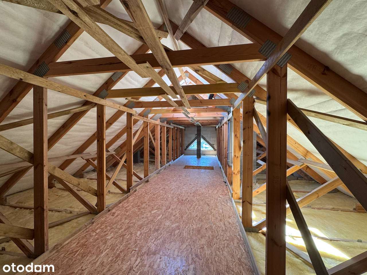 Dom z garażem, z 6 pokojami, blisko lasu i jezior, Smochowice-9