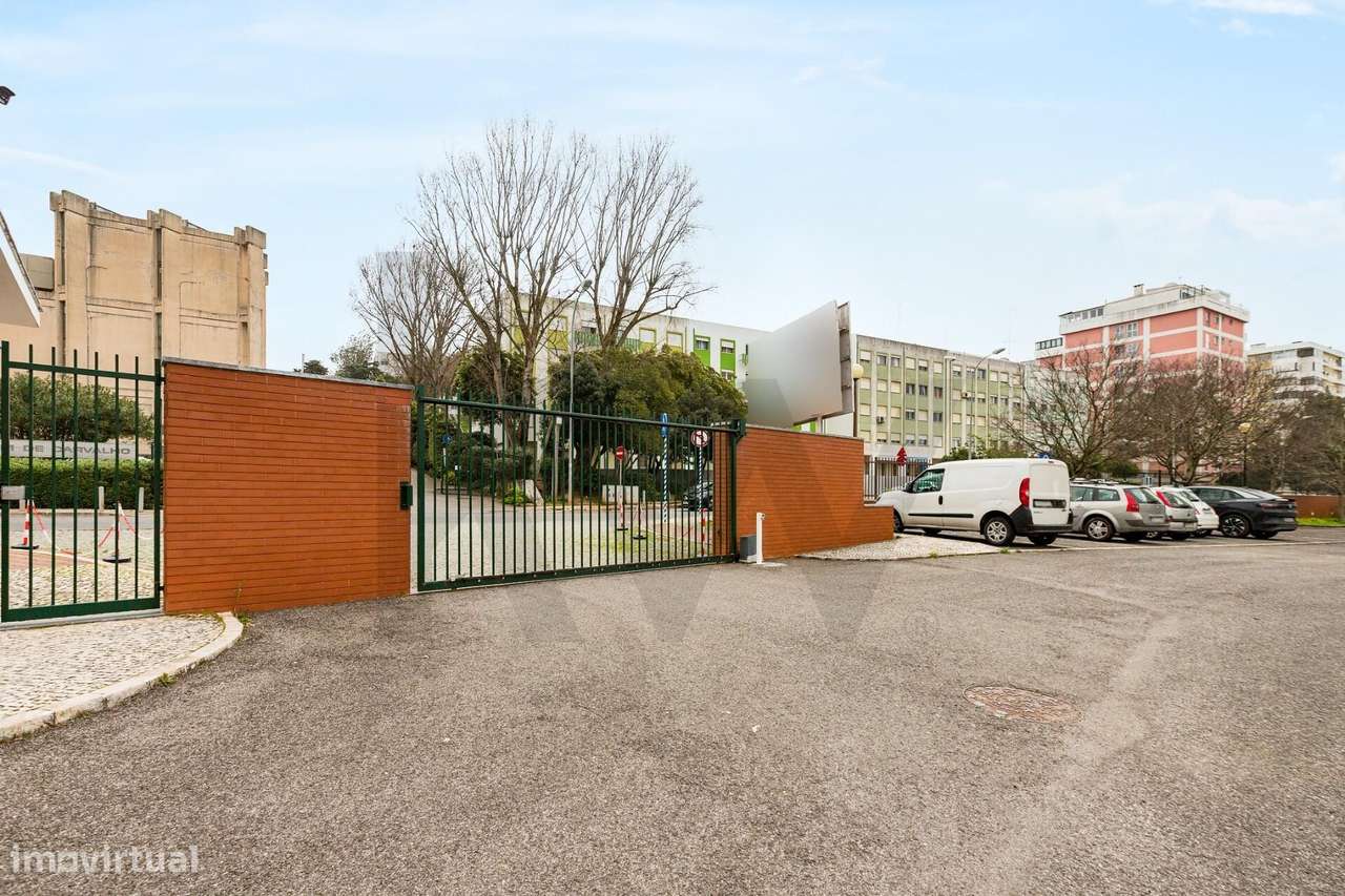 Apartamento T3 | Com Varandas em Condomínio Privado | Paço de Arcos-55