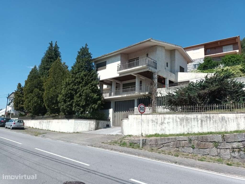 Moradia com R/Chão Excelente para Hotelaria - Grande imagem: 3/3