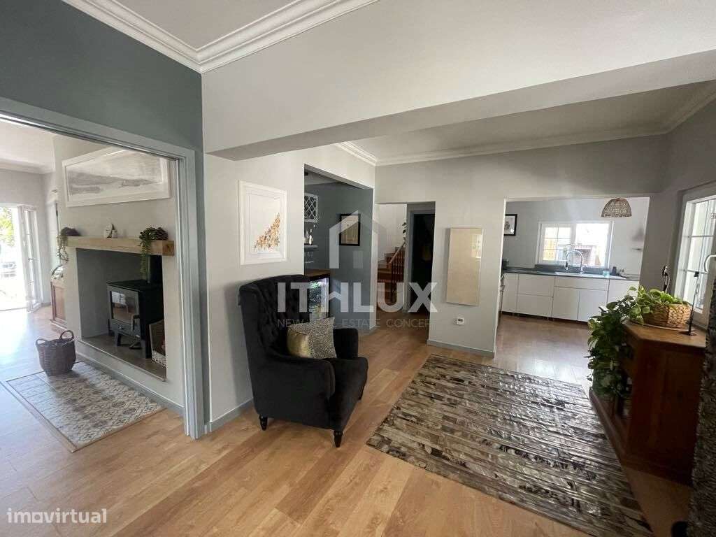 Villa de luxo impecavelmente apresentada com piscina e jardins em Tavi-9