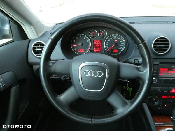 Audi A3 1.6 Sportback S tronic Attraction - 17