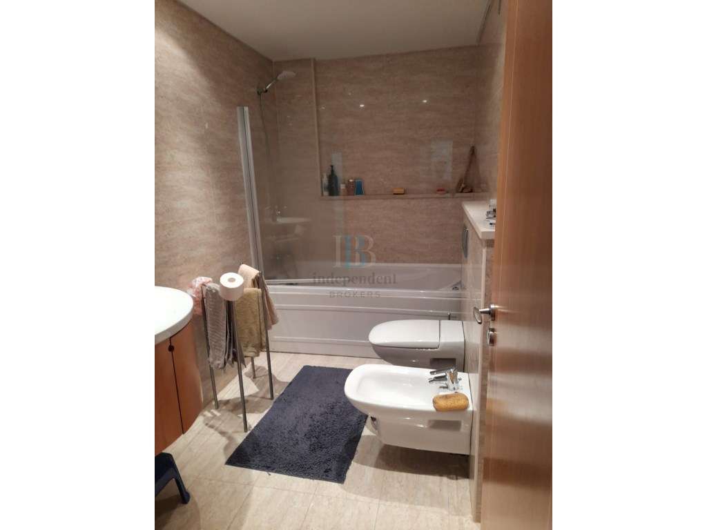 Excelente e luminoso T1 Costa da Caparica-15