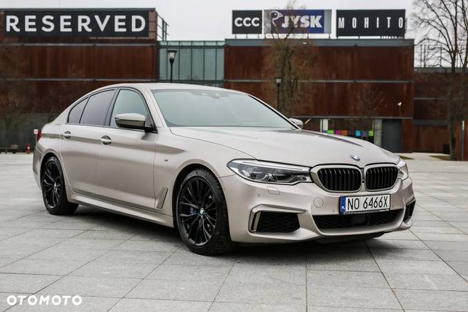 BMW Seria 5 M550i xDrive sport - 11