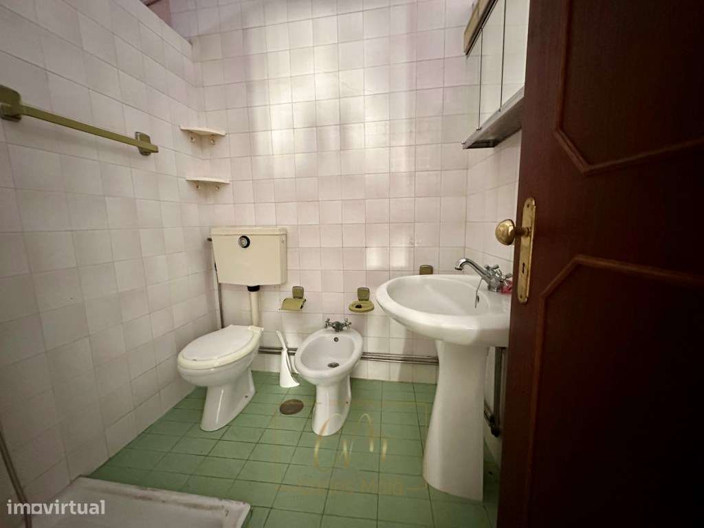 Moradia T4 c/Garagem junto ao rio-26