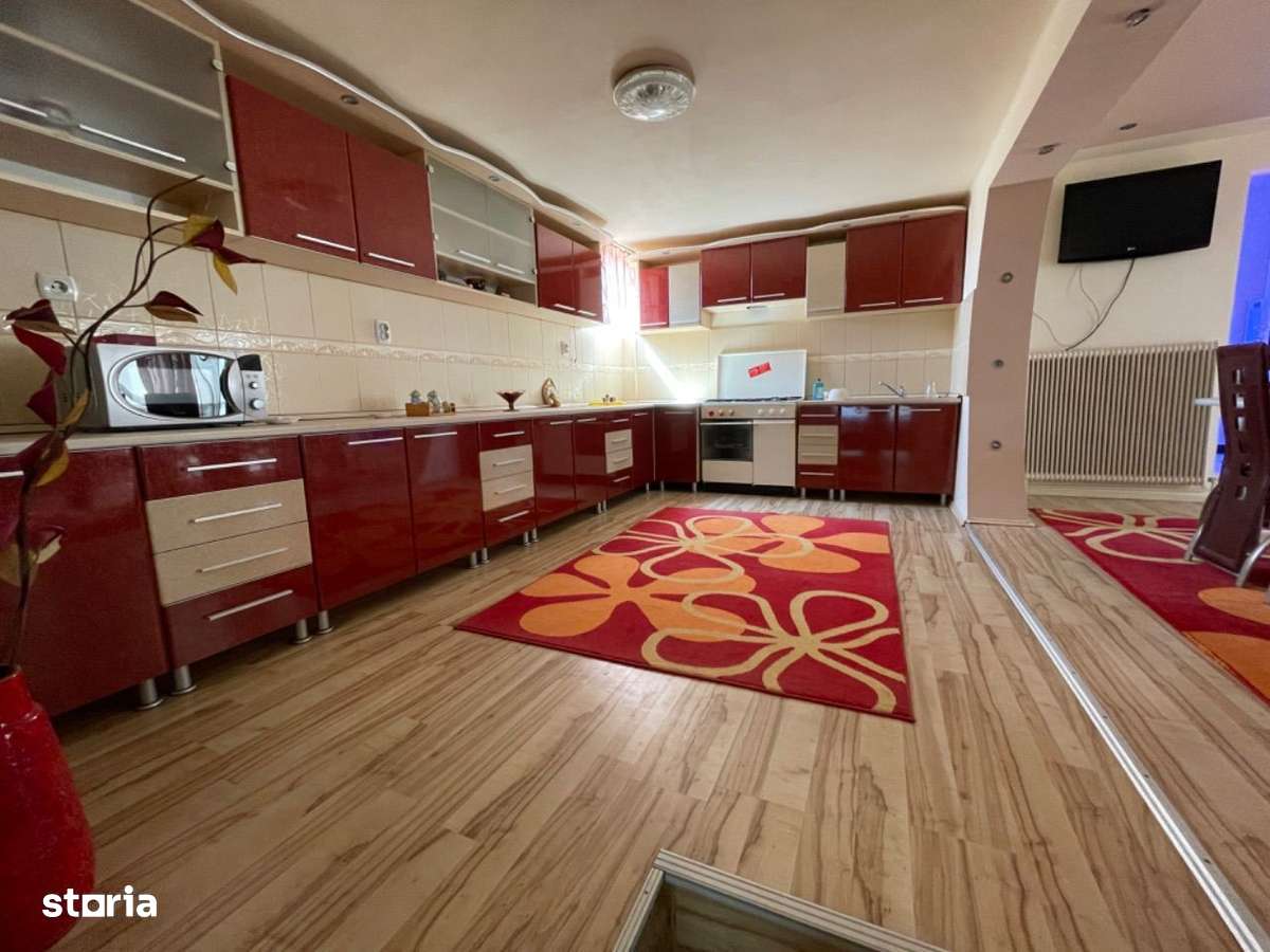 Casa de Vânzare pe strada principală(Bujac) - Imagine principală: 5/17