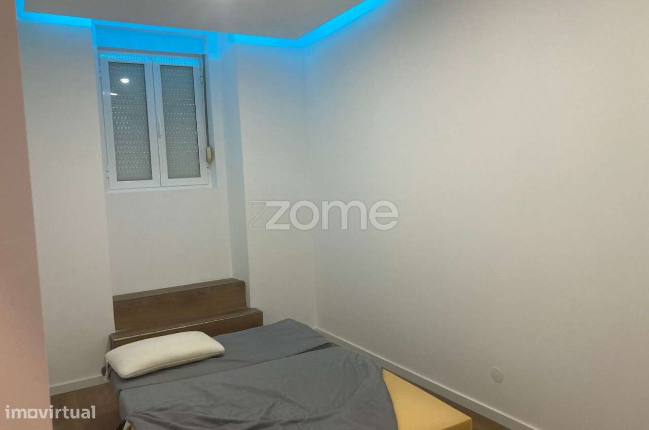 T1+1 Remodelado no Bairro dos Atores com Logradouro de 60 m2 - Grande imagem: 4/10