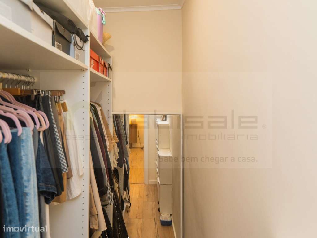 Apartamento T2 totalmente remodelado junto à estação.-23
