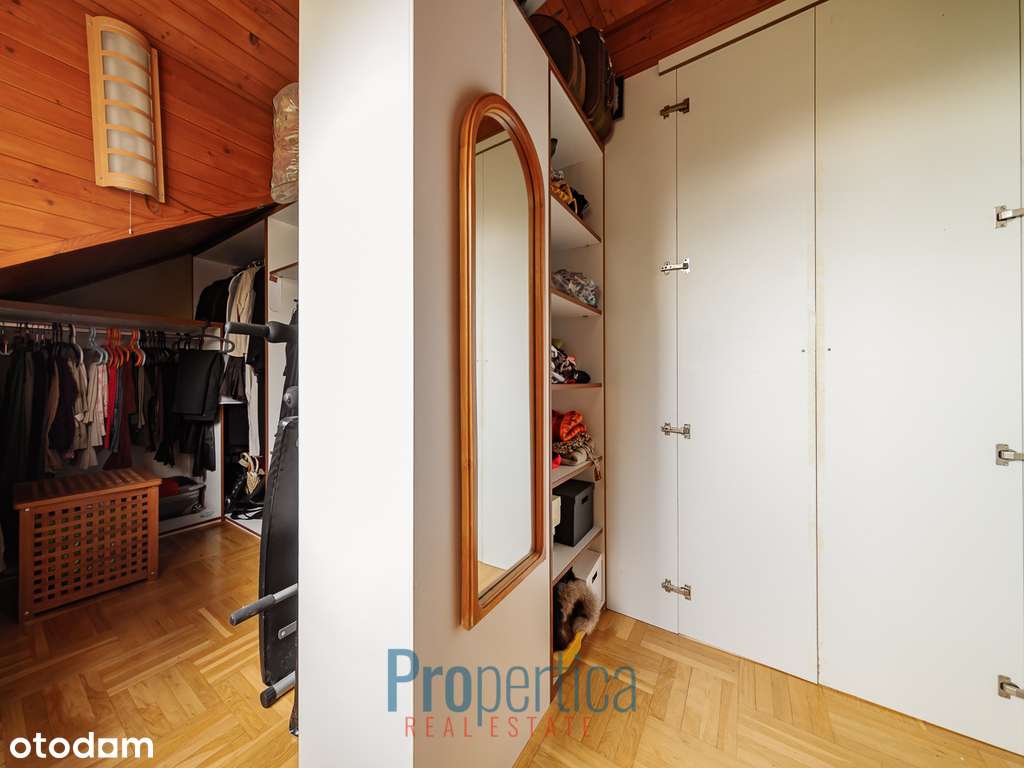 Solidny i funkcjonalny dom w Piastowie-11