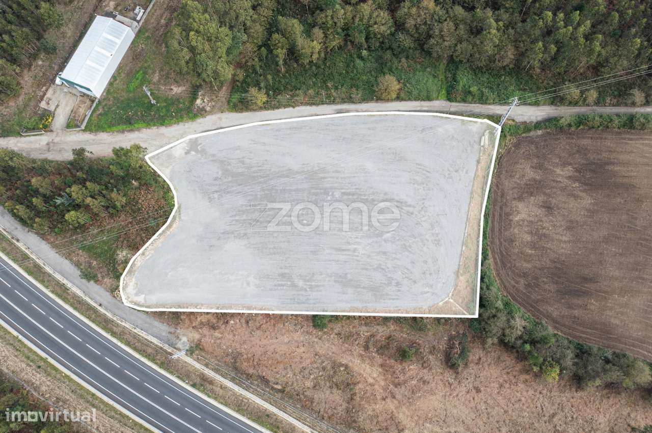 Terreno Vedado á face da nova variante N14 - Grande imagem: 3/14