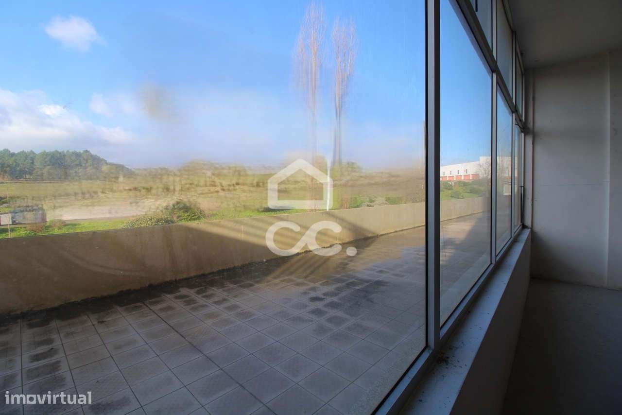 Loja no centro da cidade com garagem privada, com excelente potencial - Grande imagem: 2/13