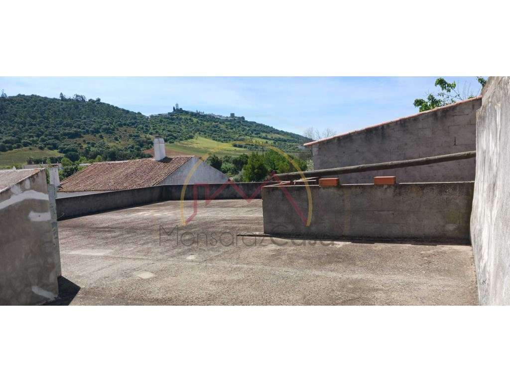 Moradia para Remodelação com Vista para o Castelo de Monsaraz - Tel...-5